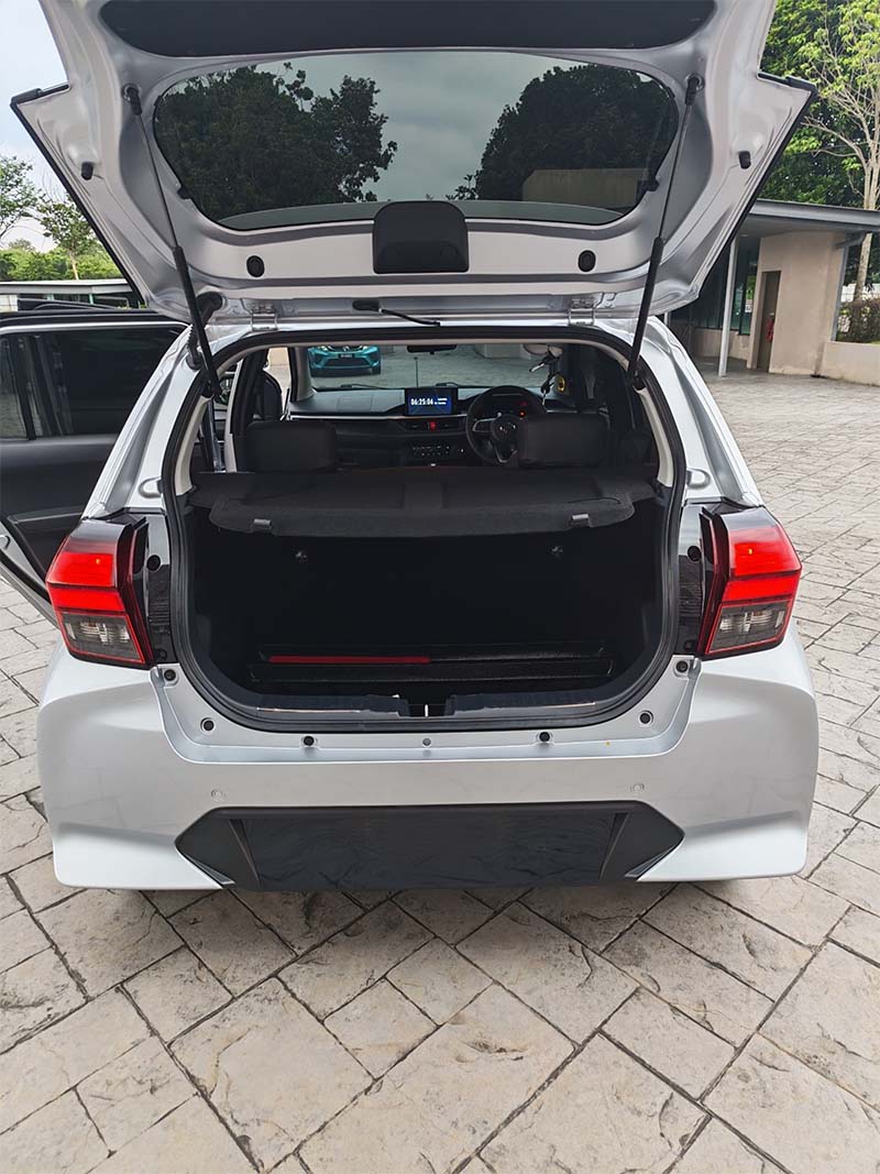 sentapcarrental-car-axia-silver-05